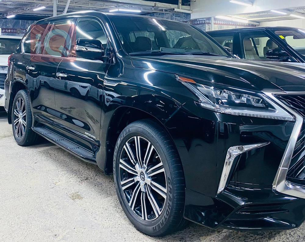 Lexus LX